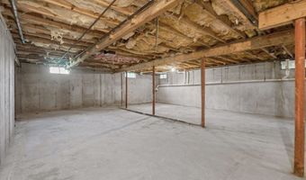 5 Fairway Dr, Acushnet, MA 02743