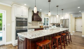 78 Deer Run Dr, Colchester, CT 06415