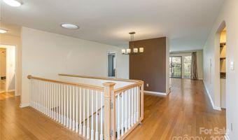 530 Crowfields Ln, Asheville, NC 28803