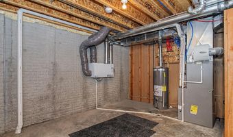 2715 Danbury Rd, Ames, IA 50010