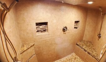 14 Vermillion Dr, Avon, CT 06001