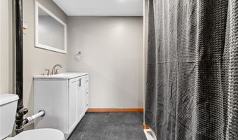 193 Fairway Dr, Akron, OH 44333