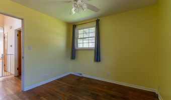 425 S Clarendon Ave, Addison, IL 60101