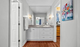 11806 E Arbor Dr, Anchorage, KY 40223