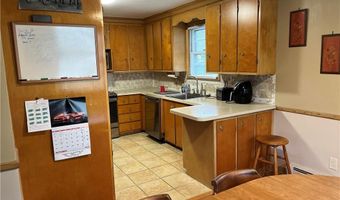 2 Cobble Hill Rd, Lincoln, RI 02865