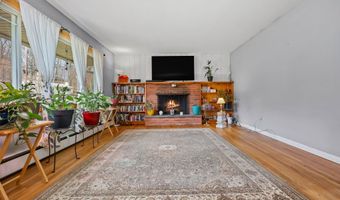 3 Mary Ann Dr, Danbury, CT 06811