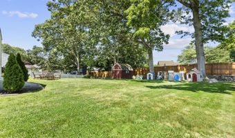 5 Greenfield Dr, Ansonia, CT 06401