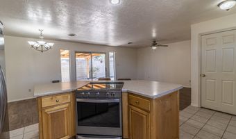 208 SWIRE HEIGHTS Dr, Aztec, NM 87410