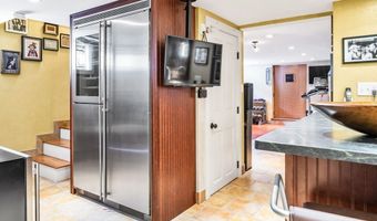 33 Crescent Ave, Beverly, MA 01915