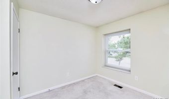 241 Valleyoak Ct, Ballwin, MO 63021