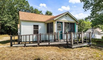 126 Chester Rd, Raymond, NH 03077