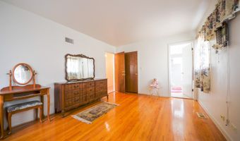 2433 S SHAG BARK Trl, Arlington Heights, IL 60005