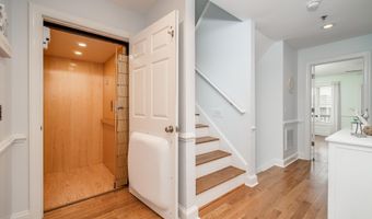 202 Dobbs St C, Atlantic Beach, NC 28512