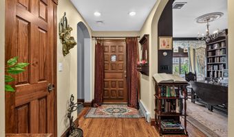 82 W 34TH St, Bayonne, NJ 07002