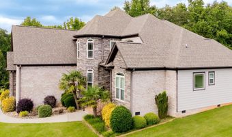 740 N Alamosa Dr, Boiling Springs, SC 29316