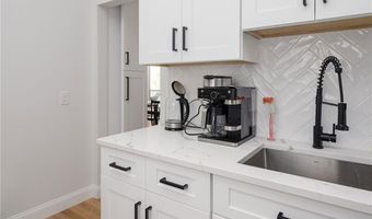 450 Carrs Pond Rd, East Greenwich, RI 02818