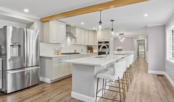 31 Manor Rd, Bolton, MA 01740