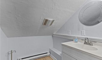 12 Callender Ave 2, Newport, RI 02840