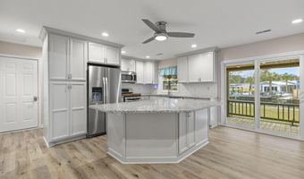 402 Chippendale Ln, Bonneau, SC 29431