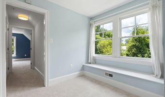 7032 WILSON Ln, Bethesda, MD 20817
