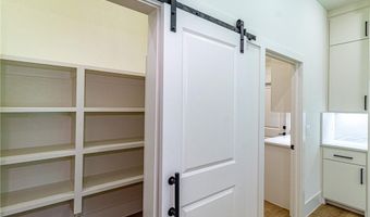 2 Scotch Broom Pl, Bella Vista, AR 72715