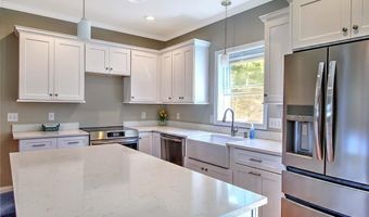 9 Cassidy Trl, Coventry, RI 02816
