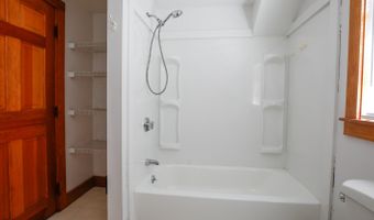 671 Essex St, Bangor, ME 04401