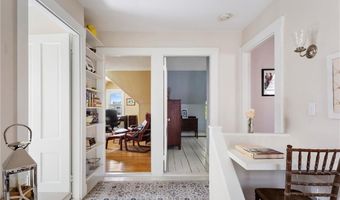 60 Division St, Newport, RI 02840