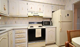 536 ORANGE Dr 16, Altamonte Springs, FL 32701