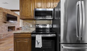 138 BIG OAK Dr, Adkins, TX 78101