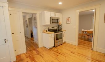 27 Princeton St, Bangor, ME 04401