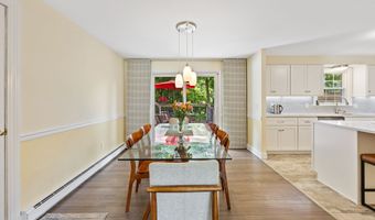 20 Club Ln, Cheshire, CT 06410