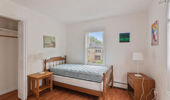 226 Manhattan Dr, Burlington, VT 05401