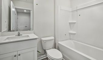 223 Maddox Dr, Aberdeen, NC 28315