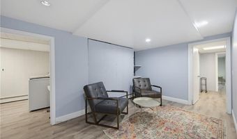 34 Foxhill Ave, Bristol, RI 02809