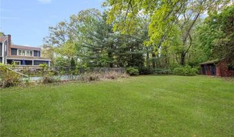 1 Gladridge Dr, East Greenwich, RI 02818