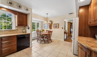 30 Arlton Ave, Allendale, NJ 07401
