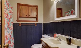 2205 Lincoln Ave, Baxter Springs, KS 66713