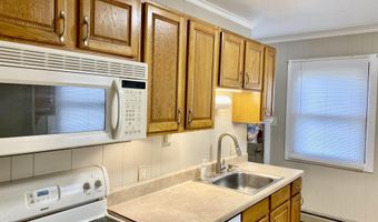 908 Phillip St, Auburn, IN 46706