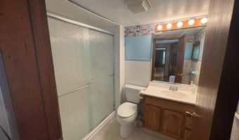 2 Sherwood St, Branford, CT 06405
