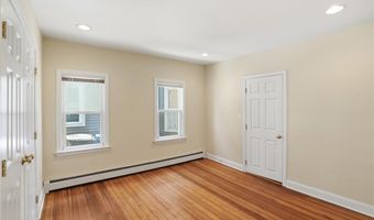8 Mann Ave, Newport, RI 02840