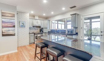 435 Christi Ln, Biloxi, MS 39531