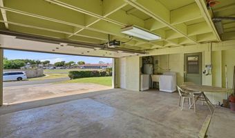 320 W Lanai St, Kahului, HI 96732
