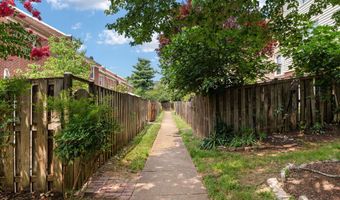 2504 WINDBREAK Dr, Alexandria, VA 22306