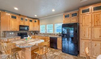 631 HASSETT St, Brookings, OR 97415