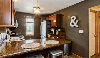 1095 Twilight Dr, North Liberty, IA 52317