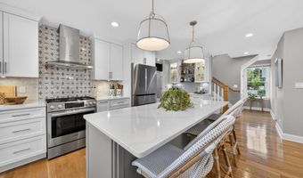 42 Windsor St, Jamestown, RI 02835