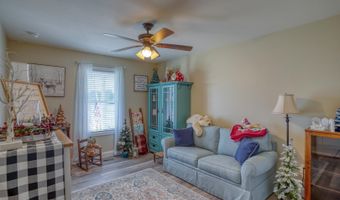 122 LULU Ln, Dover, DE 19901