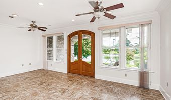 10715 Shoreline Dr, Baton Rouge, LA 70809