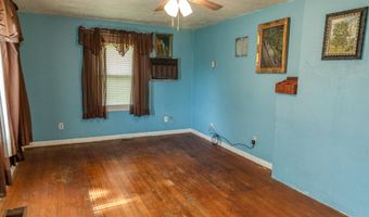 45 Howard St, Austin, IN 47102